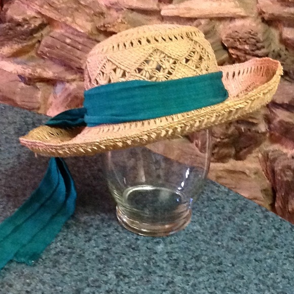 Summer hat - Picture 3 of 3